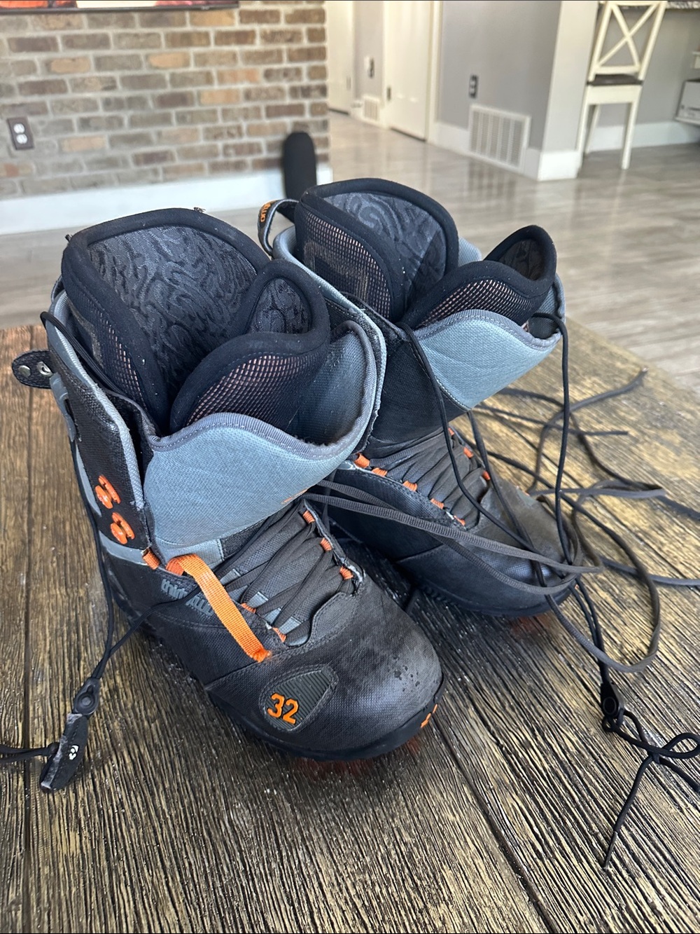 DC Men's Black and Gray Snowboard Boots with Orange Details